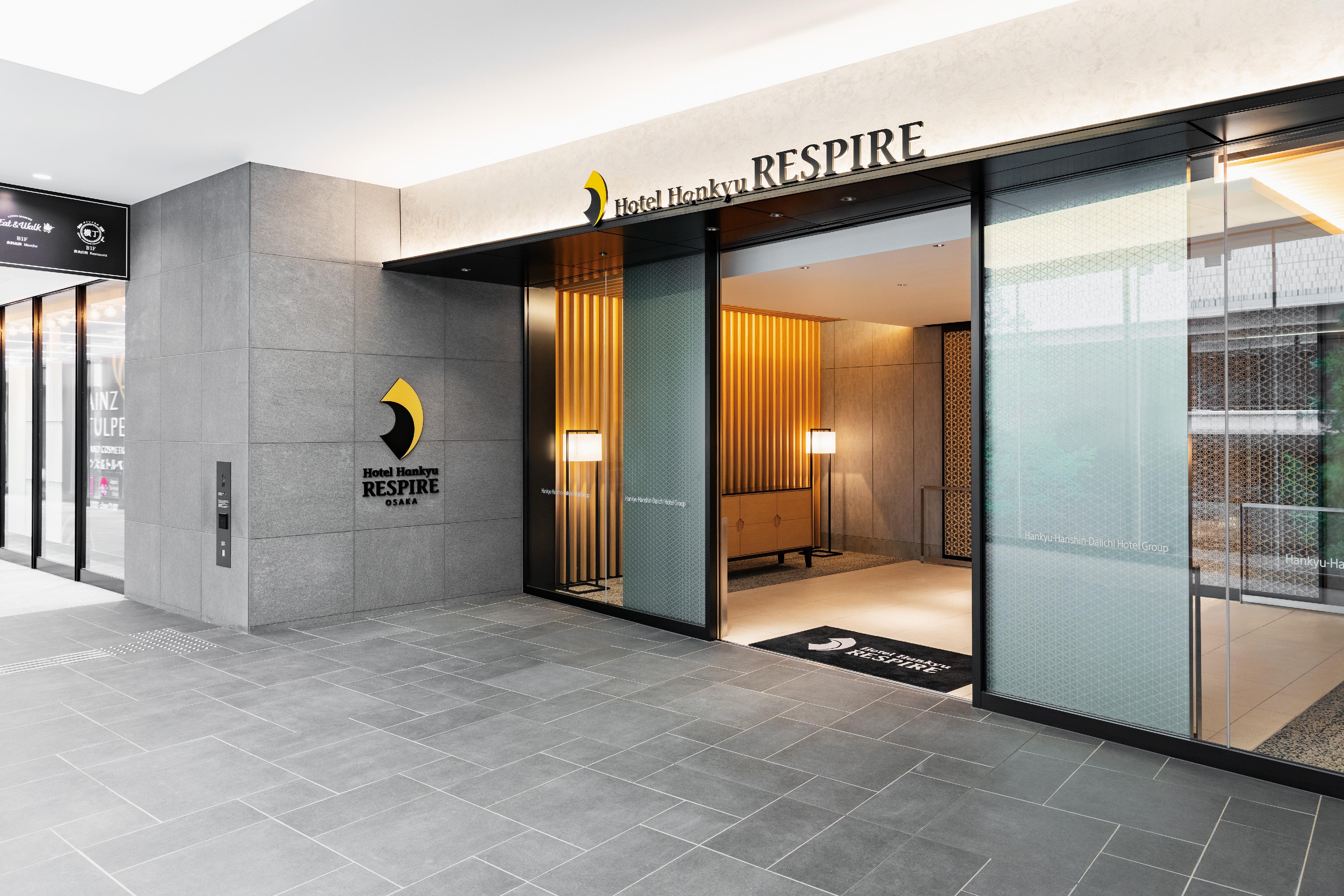 Hotel Hankyu Respire Осака Екстериор снимка